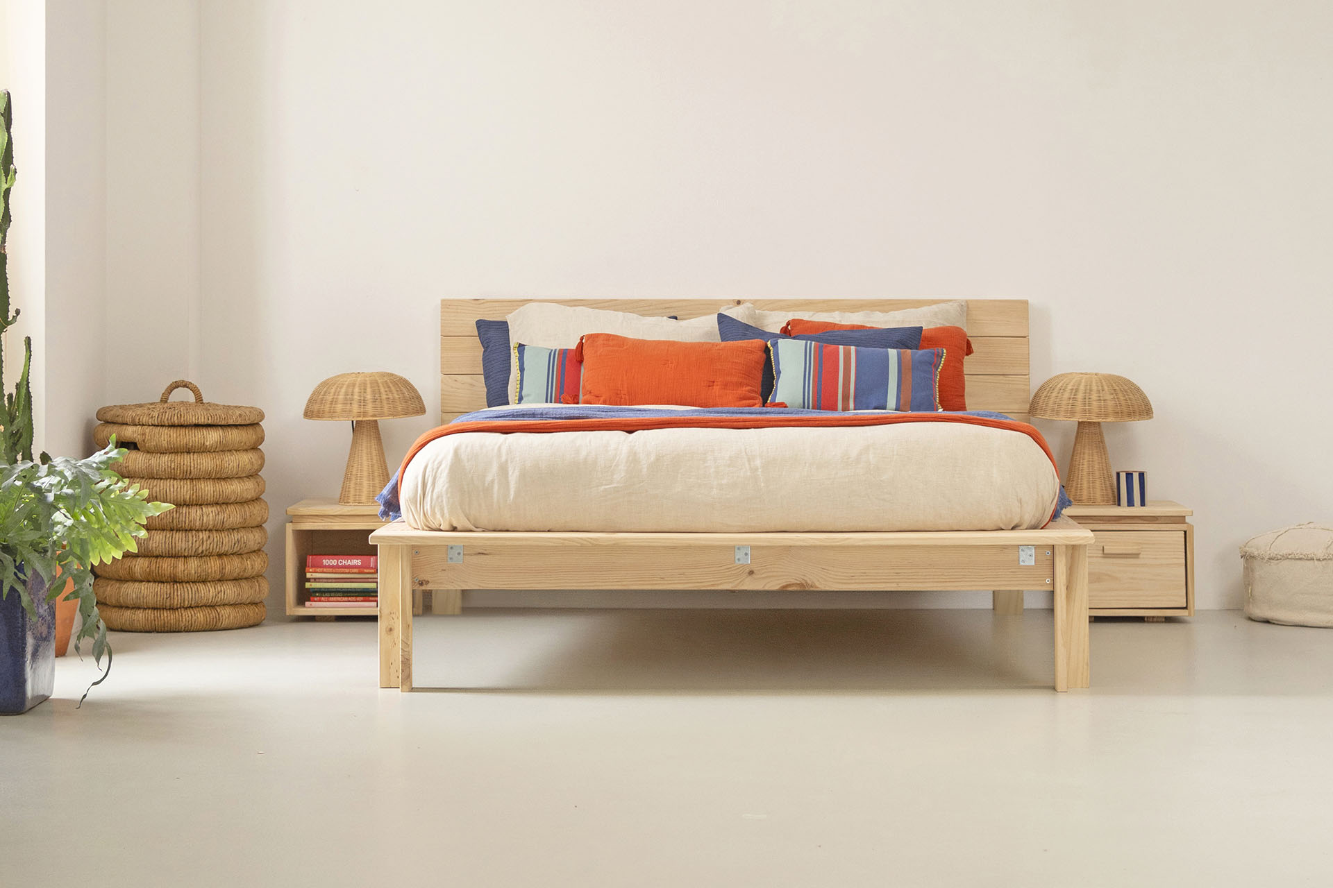 Imagen de ambiente 1 para:Cama doble de 140 con cabecero 
